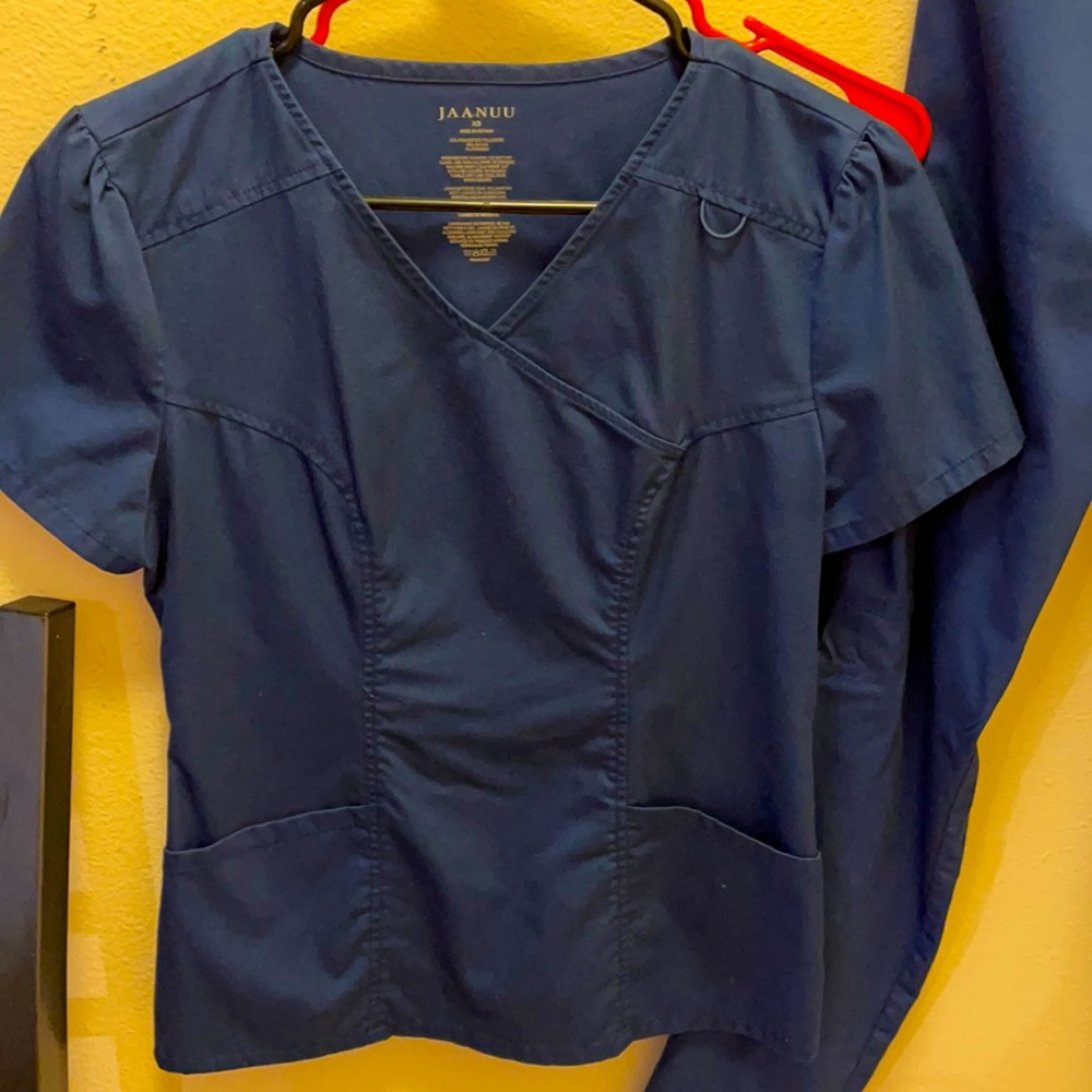 Jaanuu scrub set.